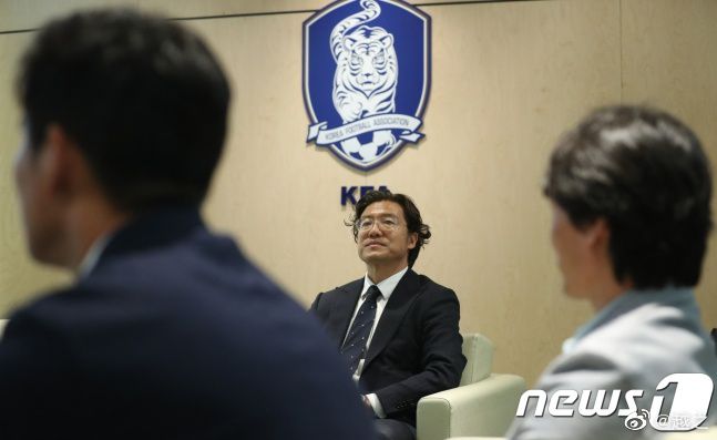 就比如《我在故宫修文物》就因为缺乏产品思维和顶层设计而无法把它的品牌价值延续到下一个节目中去；第二点就是品牌IP可以无限化，比如村落它有;村落100计划，又比如说《了不起的匠人》它可以100集，也可以1000集，这是IP顶层设计的重点；第三就是IP要具备市场价值，就是看其是否具备一个加的过程，就像《了不起的匠人》是纪录片+传统手艺，《了不起的村落》是纪录片+旅游的模式一样